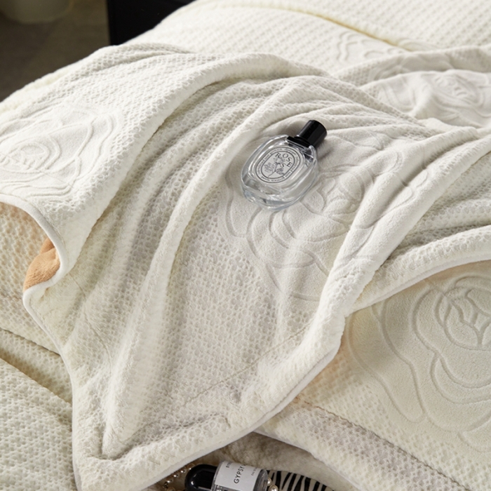 91家纺网 家纺一手货源 找家纺 （总）佳居缘 2023新款230g全消光牛奶绒四件套-雕花+滚绳系列