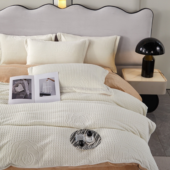 91家纺网 家纺一手货源 找家纺 （总）佳居缘 2023新款230g全消光牛奶绒四件套-雕花+滚绳系列