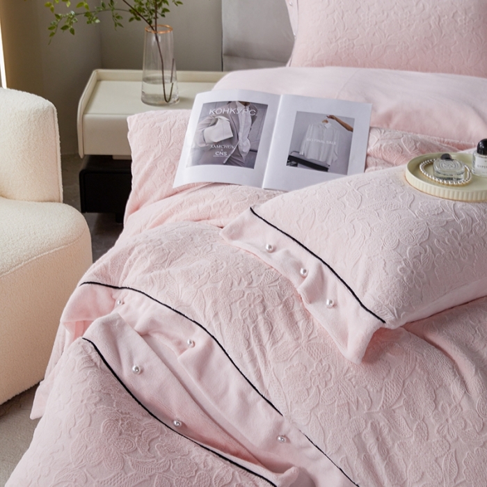 91家纺网 家纺一手货源 找家纺 佳居缘 2023新款230g全消光牛奶绒四件套-花韵系列 花韵-粉