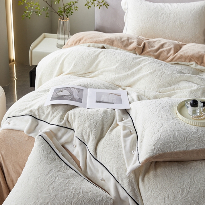 91家纺网 家纺一手货源 找家纺 佳居缘 2023新款230g全消光牛奶绒四件套-花韵系列 花韵-奶白