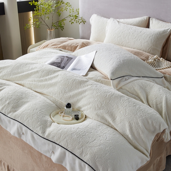 91家纺网 家纺一手货源 找家纺 佳居缘 2023新款230g全消光牛奶绒四件套-花韵系列 花韵-奶白