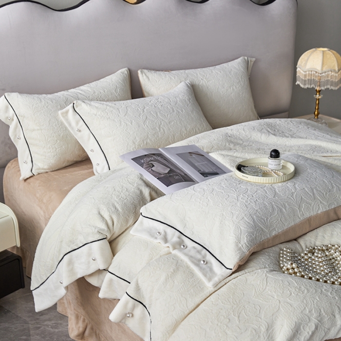 91家纺网 家纺一手货源 找家纺 佳居缘 2023新款230g全消光牛奶绒四件套-花韵系列 花韵-奶白