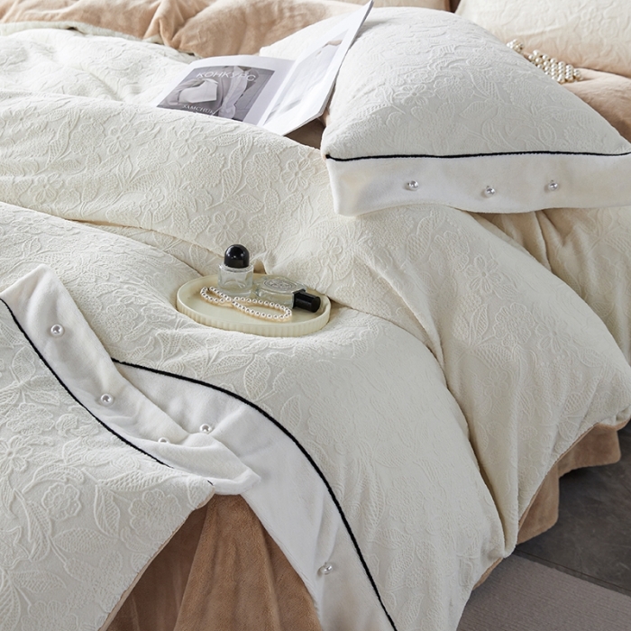 91家纺网 家纺一手货源 找家纺 佳居缘 2023新款230g全消光牛奶绒四件套-花韵系列 花韵-奶白