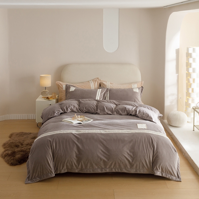 91家纺网 家纺一手货源 找家纺 摩卡 2024新款轻奢简约宝宝绒四件套 唯一-灰色