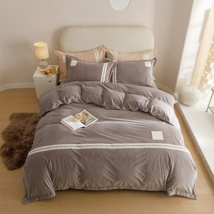 91家纺网 家纺一手货源 找家纺 摩卡 2024新款轻奢简约宝宝绒四件套 唯一-灰色