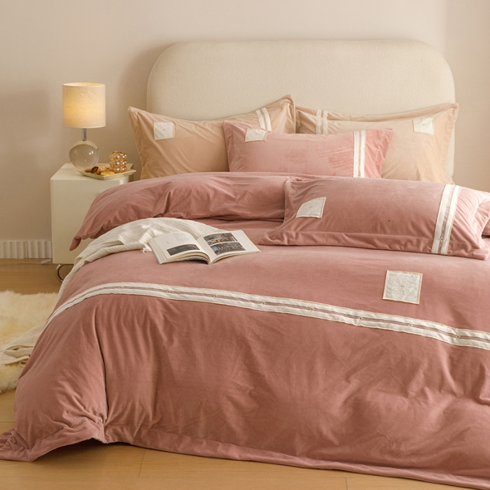 91家纺网 家纺一手货源 找家纺 摩卡 2024新款轻奢简约宝宝绒四件套 唯一-蜜桃