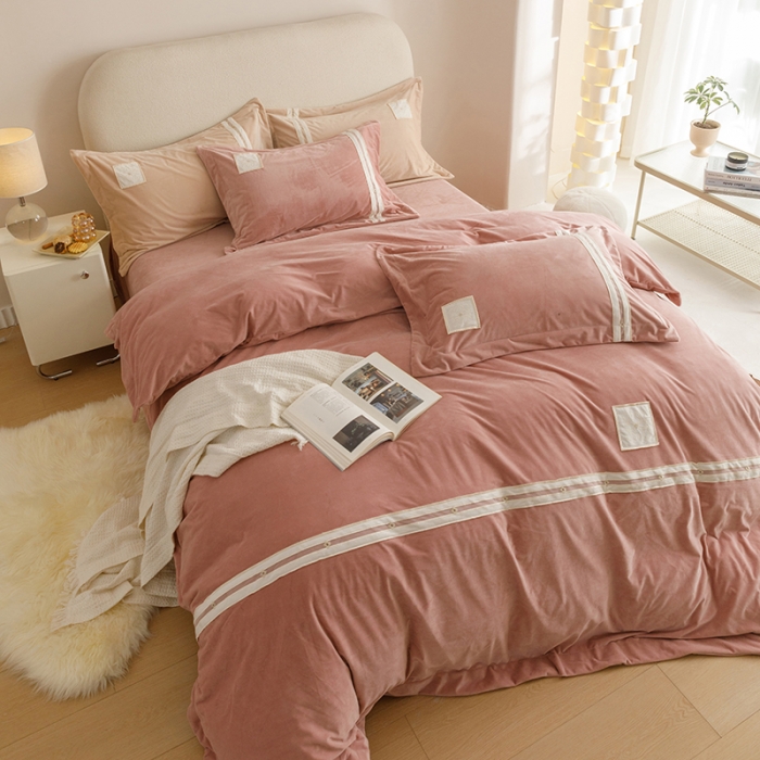 91家纺网 家纺一手货源 找家纺 摩卡 2024新款轻奢简约宝宝绒四件套 唯一-蜜桃