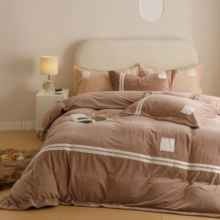 91家纺网 家纺一手货源 找家纺 摩卡 2024新款轻奢简约宝宝绒四件套 唯一-奶咖