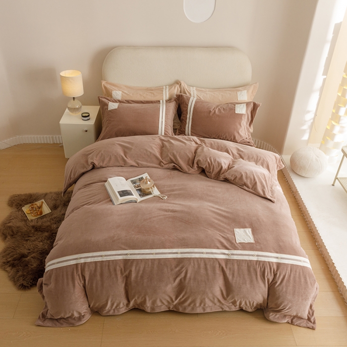 91家纺网 家纺一手货源 找家纺 摩卡 2024新款轻奢简约宝宝绒四件套 唯一-奶咖