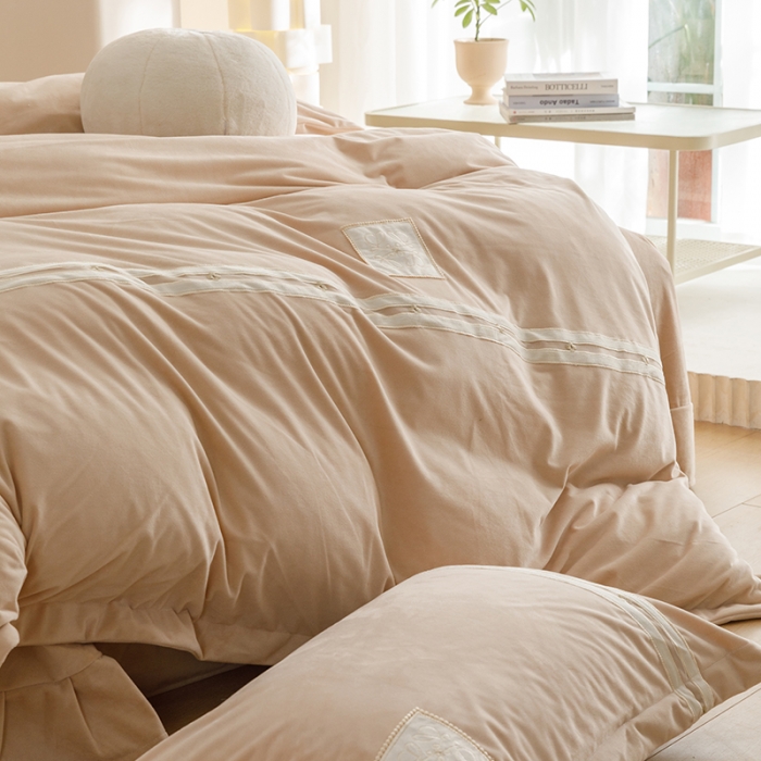 91家纺网 家纺一手货源 找家纺 摩卡 2024新款轻奢简约宝宝绒四件套 唯一-椰奶