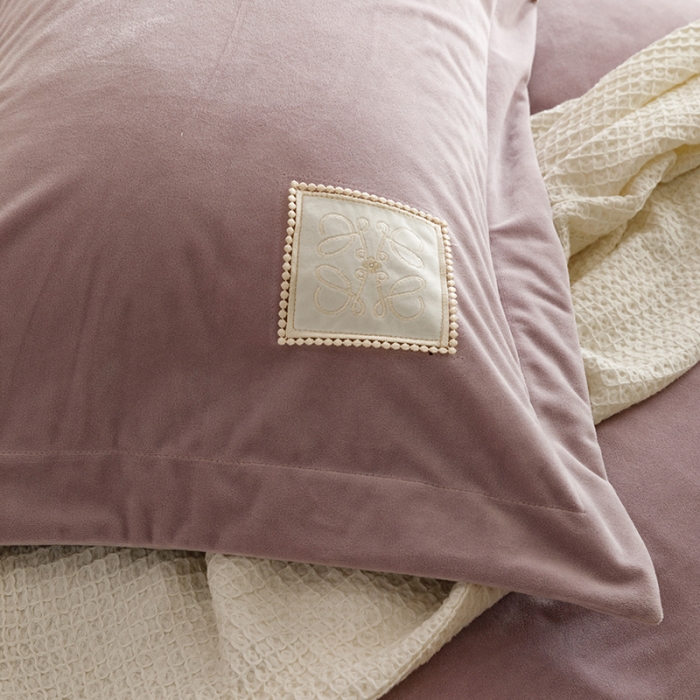 91家纺网 家纺一手货源 找家纺 摩卡 2024新款轻奢简约宝宝绒四件套 唯一-芋泥