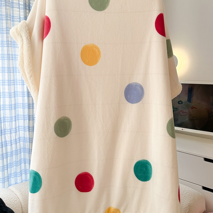 91家纺网 家纺一手货源 找家纺 昔可家纺 2023新款ins风牛奶绒羊羔绒印花毛毯（风格二）彩色波点