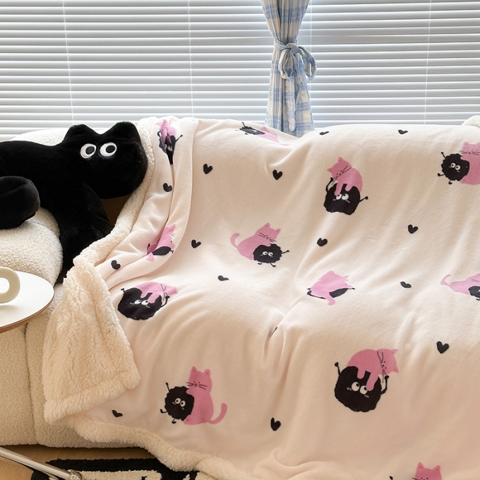 91家纺网 家纺一手货源 找家纺 昔可家纺 2023新款ins风牛奶绒羊羔绒印花毛毯（风格二）粉猫煤球