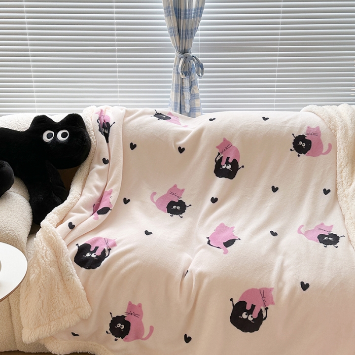 91家纺网 家纺一手货源 找家纺 昔可家纺 2023新款ins风牛奶绒羊羔绒印花毛毯（风格二）粉猫煤球