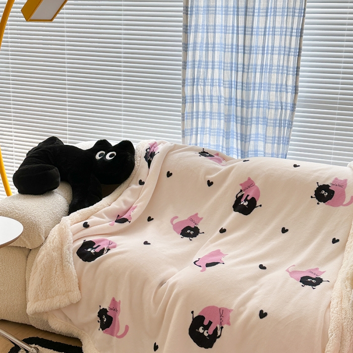 91家纺网 家纺一手货源 找家纺 昔可家纺 2023新款ins风牛奶绒羊羔绒印花毛毯（风格二）粉猫煤球