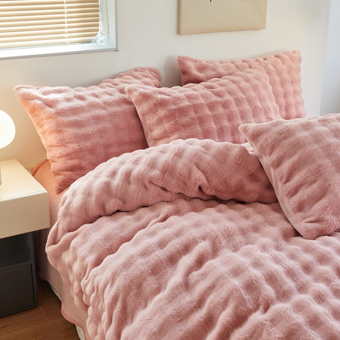 91家纺网 家纺一手货源 找家纺 青竹苑 2023秋冬爆款泡泡兔毛绒兔兔绒四件套 泡泡-粉