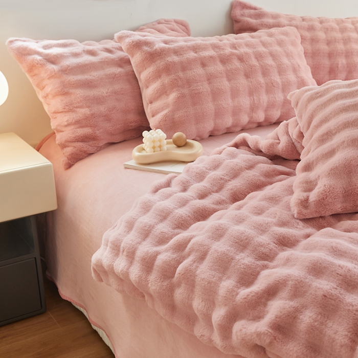 91家纺网 家纺一手货源 找家纺 青竹苑 2023秋冬爆款泡泡兔毛绒兔兔绒四件套 泡泡-粉