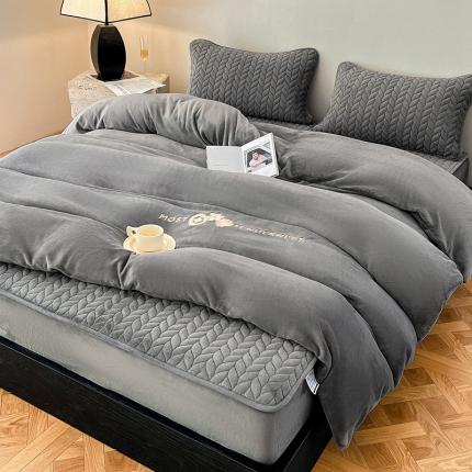 91家纺网 家纺一手货源 找家纺 欧邦 新款轻奢牛奶绒刺绣四件套 深灰