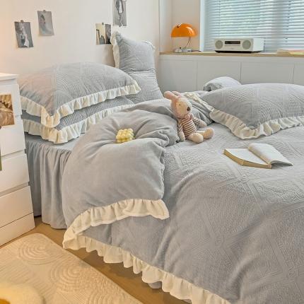 91家纺网 家纺一手货源 找家纺 静家居 2024牛奶绒韩版花边提花四件套 卡罗琳-灰