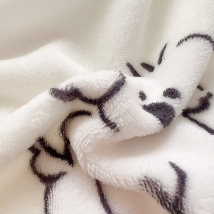 91家纺网 家纺一手货源 找家纺 包小包 2023直播爆款220g高克重印花小清新牛奶绒四件套 小狗波点