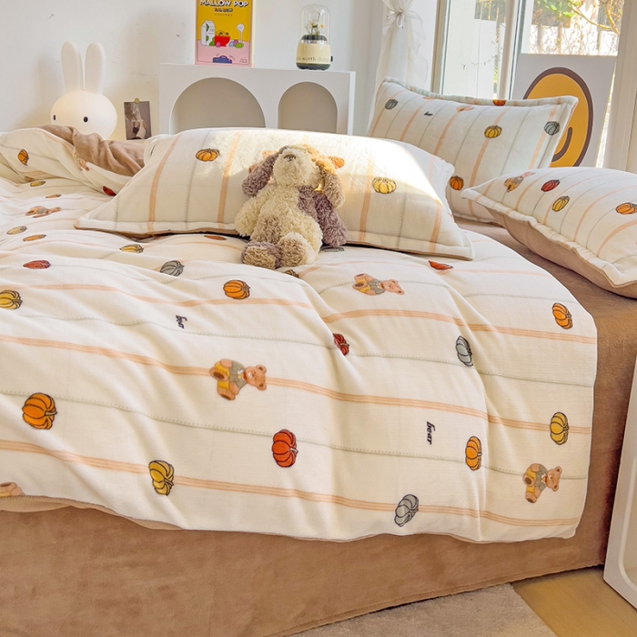 91家纺网 家纺一手货源 找家纺 包小包 2023直播爆款220g高克重印花小清新牛奶绒四件套 南瓜小熊