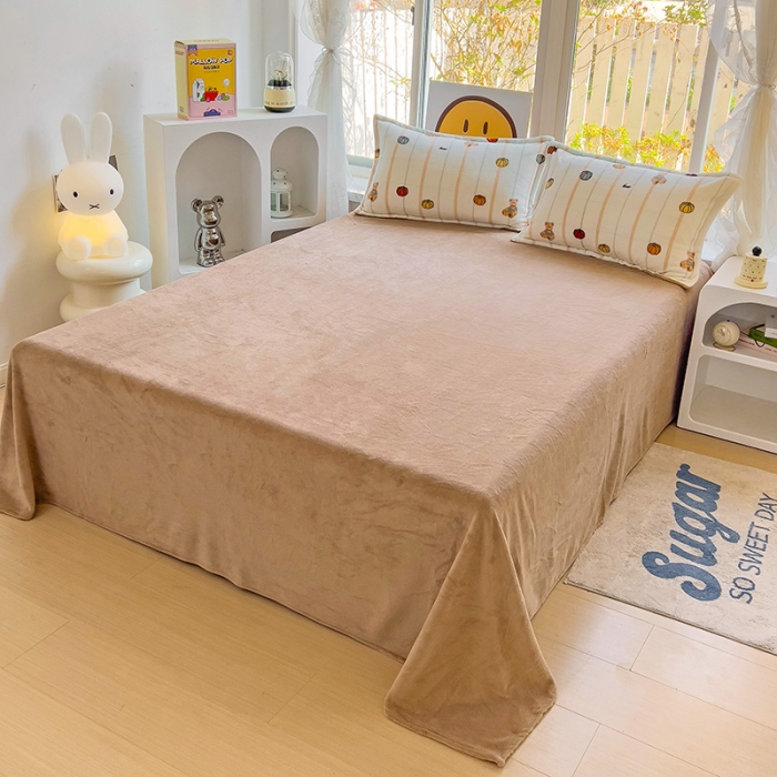 91家纺网 家纺一手货源 找家纺 包小包 2023直播爆款220g高克重印花小清新牛奶绒四件套 南瓜小熊