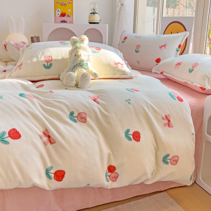 91家纺网 家纺一手货源 找家纺 包小包 2023直播爆款220g高克重印花小清新牛奶绒四件套 郁金香粉