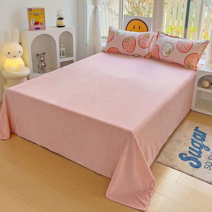 91家纺网 家纺一手货源 找家纺 包小包 2023直播爆款220g高克重印花小清新牛奶绒四件套 大草莓