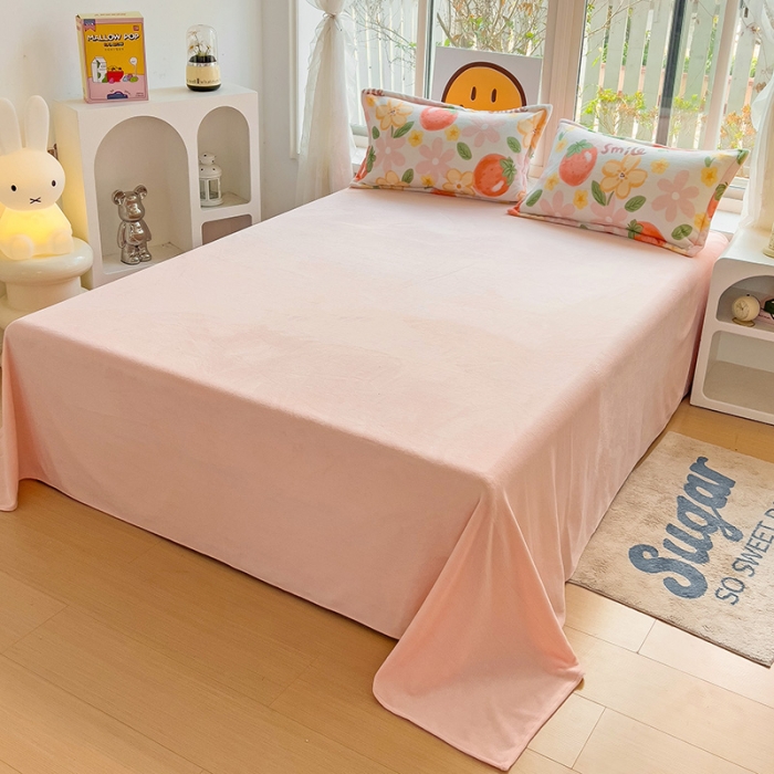 91家纺网 家纺一手货源 找家纺 包小包 2023直播爆款220g高克重印花小清新牛奶绒四件套 草莓花朵