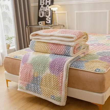 91家纺网 家纺一手货源 找家纺 （总）摩妮卡 2025新款提花豆豆绒三层毛毯