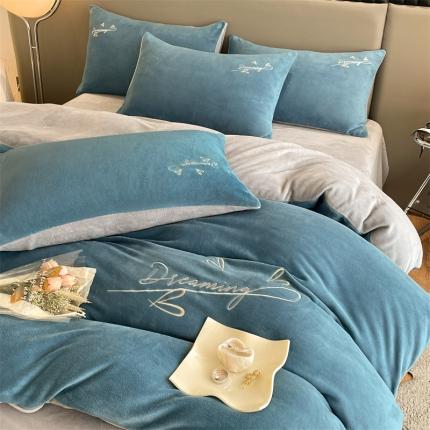 91家纺网 家纺一手货源 找家纺 (总) 798 2023新款牛奶绒绣花被套-倾城系列