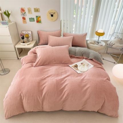 91家纺网 家纺一手货源 找家纺 全季家居 2023新款小清新A类高克重加厚印花牛奶绒被套单件 粉玉+浅灰