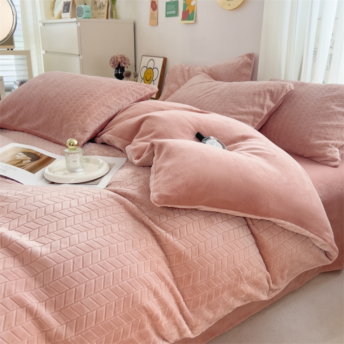 91家纺网 家纺一手货源 找家纺 （总）全季家居 2023新款小清新A类高克重加厚印花牛奶绒被套单件