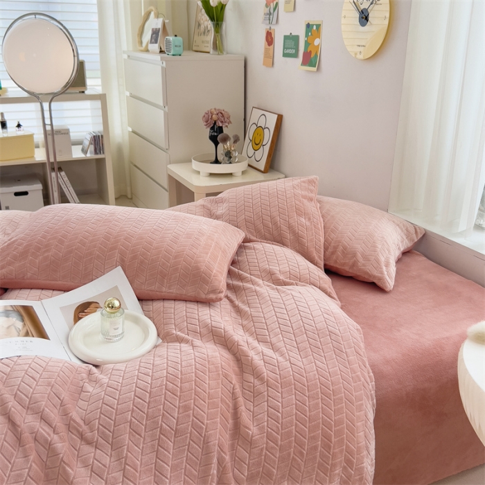 91家纺网 家纺一手货源 找家纺 （总）全季家居 2023新款小清新A类高克重加厚印花牛奶绒被套单件