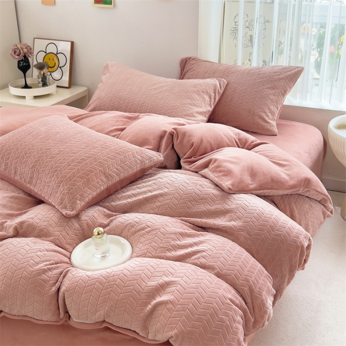 91家纺网 家纺一手货源 找家纺 （总）全季家居 2023新款小清新A类高克重加厚印花牛奶绒被套单件