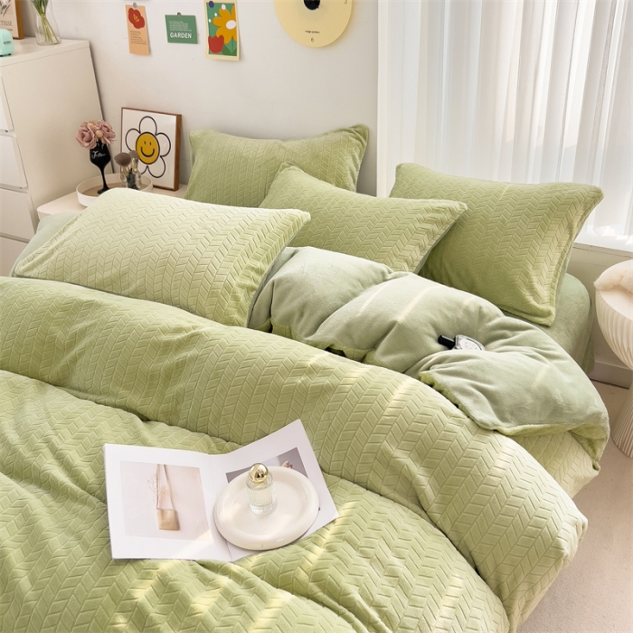 91家纺网 家纺一手货源 找家纺 全季家居 2023新款小清新A类高克重加厚印花牛奶绒被套单件 果绿