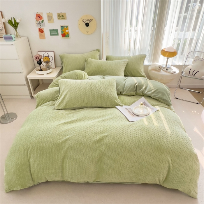 91家纺网 家纺一手货源 找家纺 全季家居 2023新款小清新A类高克重加厚印花牛奶绒被套单件 果绿