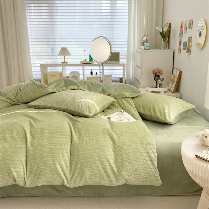 91家纺网 家纺一手货源 找家纺 全季家居 2023新款小清新A类高克重加厚印花牛奶绒被套单件 果绿
