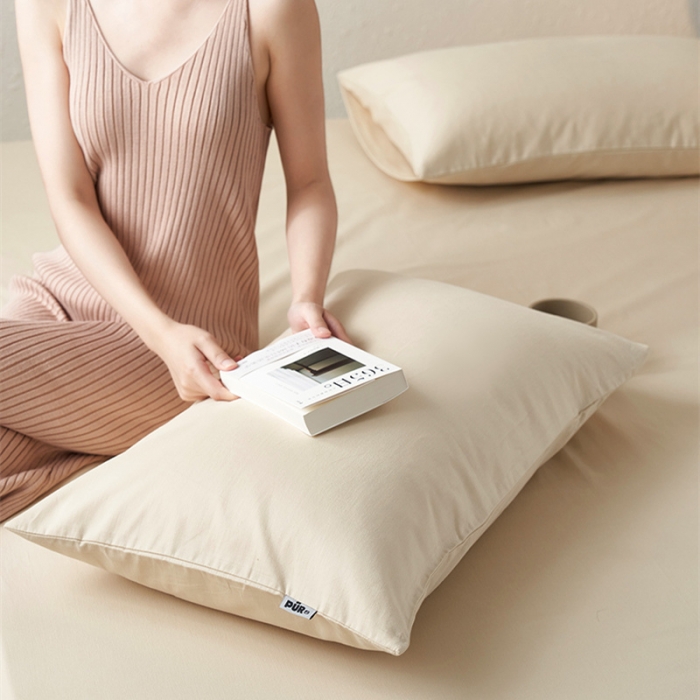 91家纺网 家纺一手货源 找家纺 简纯主义 2025新款100支纯色磨毛单品枕套 牛乳茶