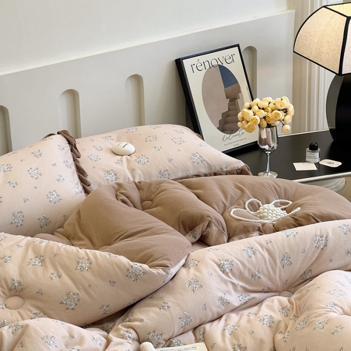 91家纺网 家纺一手货源 找家纺 安莱生活 2023秋冬新品有氧双层纱法式一体蚕丝被抗菌被 缪斯花园