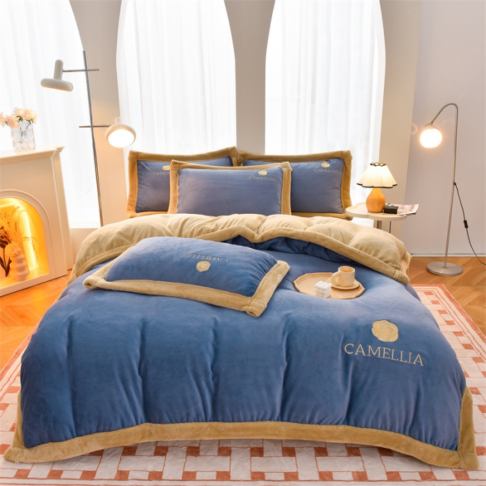 91家纺网 家纺一手货源 找家纺 笙意 新款加厚牛奶绒刺绣四件套-贝琳达系列贝琳达-宾利蓝+奶茶