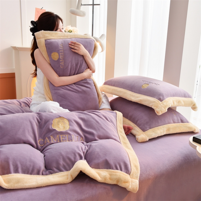 91家纺网 家纺一手货源 找家纺 笙意家纺 2025新款加厚牛奶绒刺绣四件套-贝琳达系列 贝琳达-浅紫