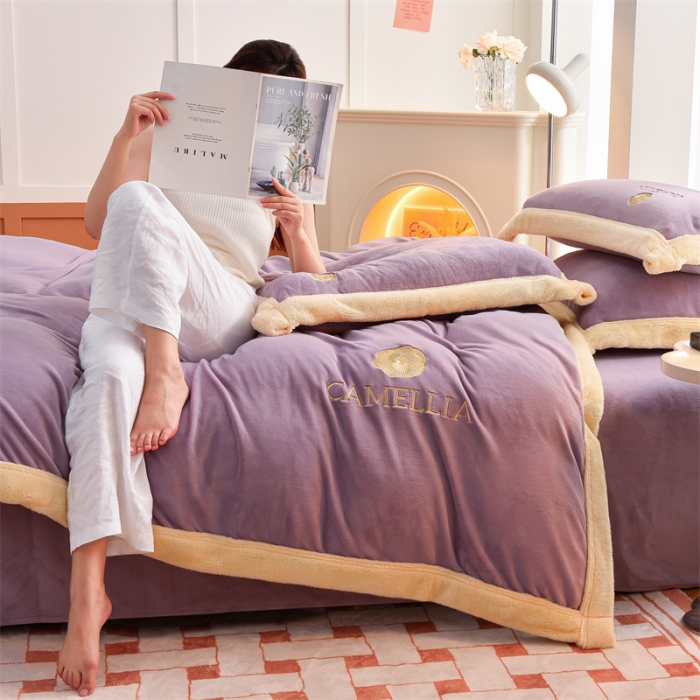 91家纺网 家纺一手货源 找家纺 笙意家纺 2025新款加厚牛奶绒刺绣四件套-贝琳达系列 贝琳达-浅紫