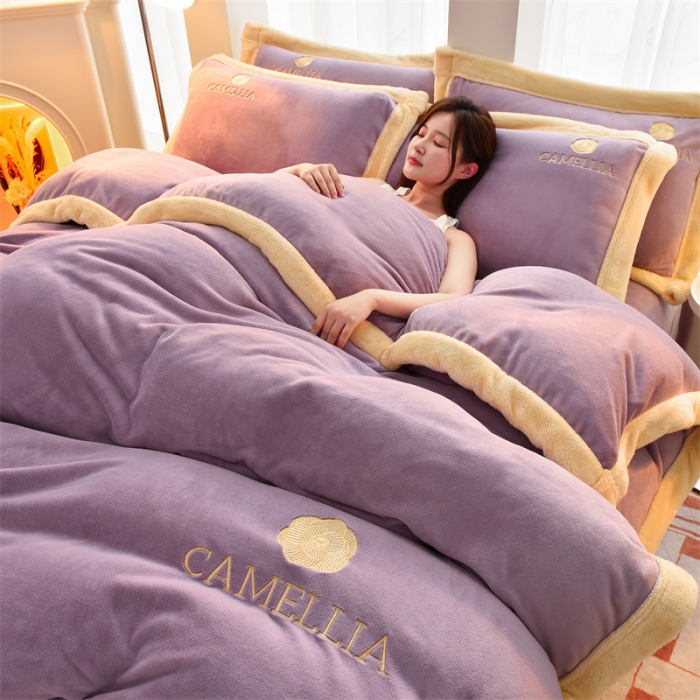 91家纺网 家纺一手货源 找家纺 笙意家纺 2025新款加厚牛奶绒刺绣四件套-贝琳达系列 贝琳达-浅紫