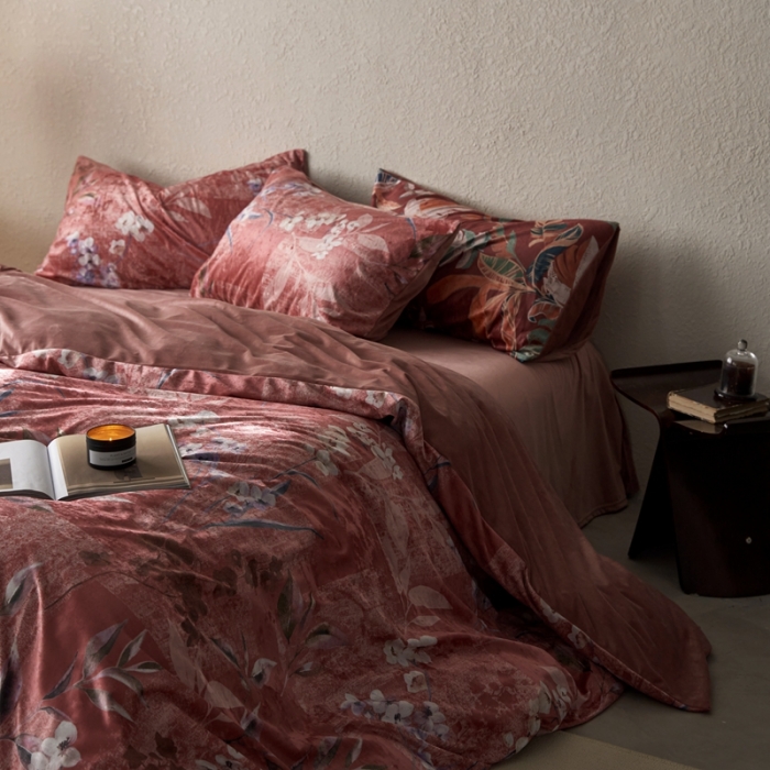 91家纺网 家纺一手货源 找家纺 安莱生活 2023秋冬新品数码印花绒四件套 斑驳里