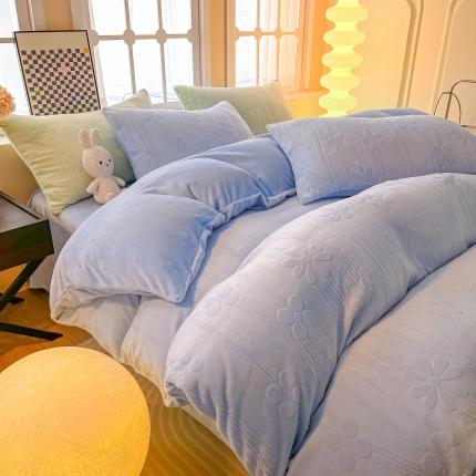 91家纺网 家纺一手货源 找家纺 （总）二八年华 2023新款纯色高克重加厚立体韩版牛奶绒雕花边四件套