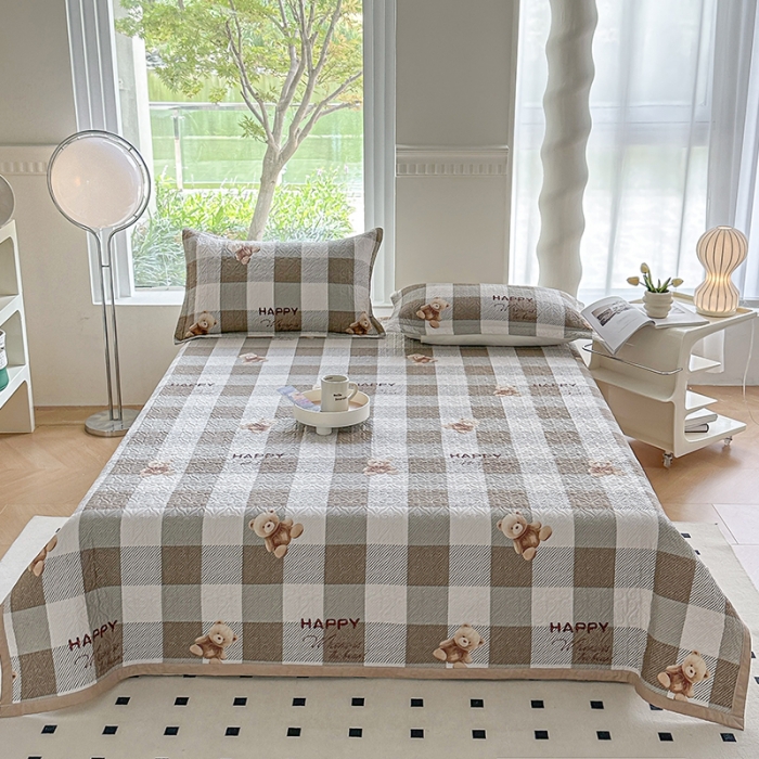 91家纺网 家纺一手货源 找家纺 40支全棉夹棉绗缝13372简约款印花多功能床盖夏被凉席通用 可爱小熊