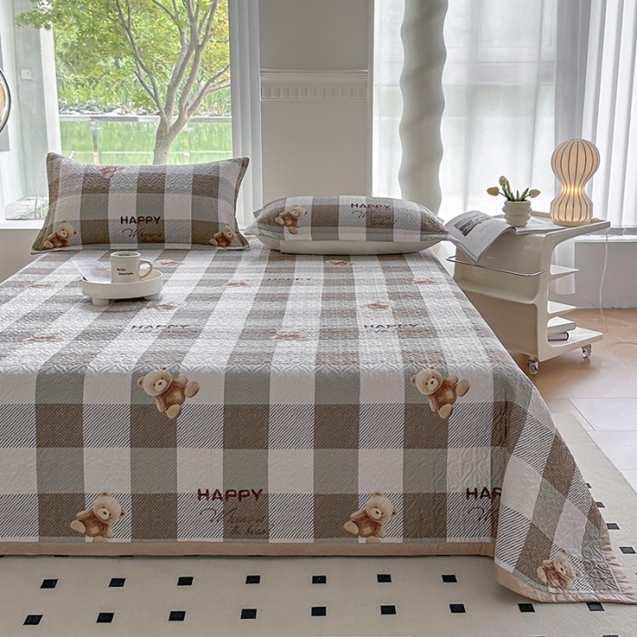 91家纺网 家纺一手货源 找家纺 40支全棉夹棉绗缝13372简约款印花多功能床盖夏被凉席通用 可爱小熊