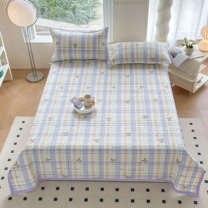 91家纺网 家纺一手货源 找家纺 全棉夹棉绗缝13372简约款印花多功能床盖夏被凉席四季通用 樱桃丸子