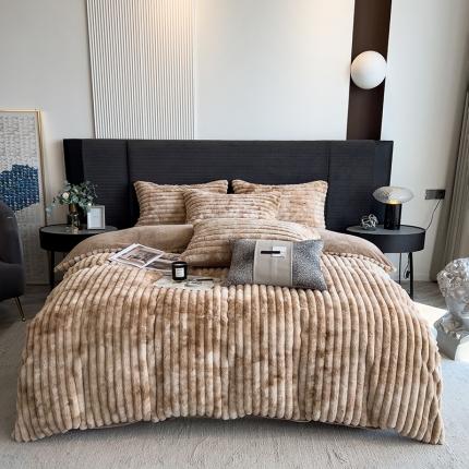 91家纺网 家纺一手货源 找家纺 印季 2024新款手工扎染剪花-兔毛绒四件套 条纹-咖啡